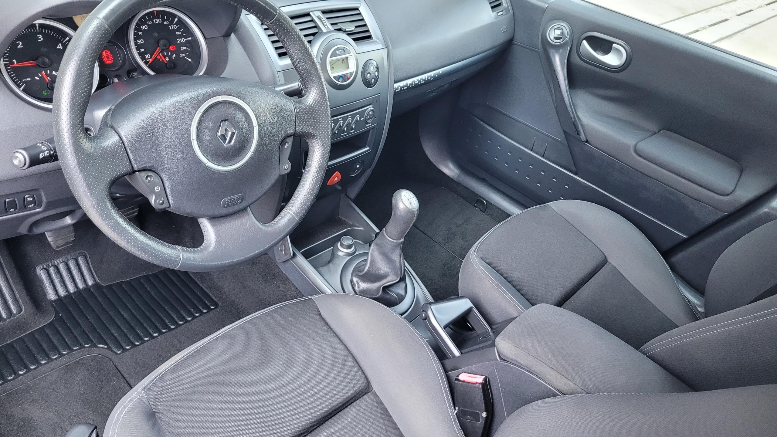 Renault Mégane 1.5 dCi, fotka 18