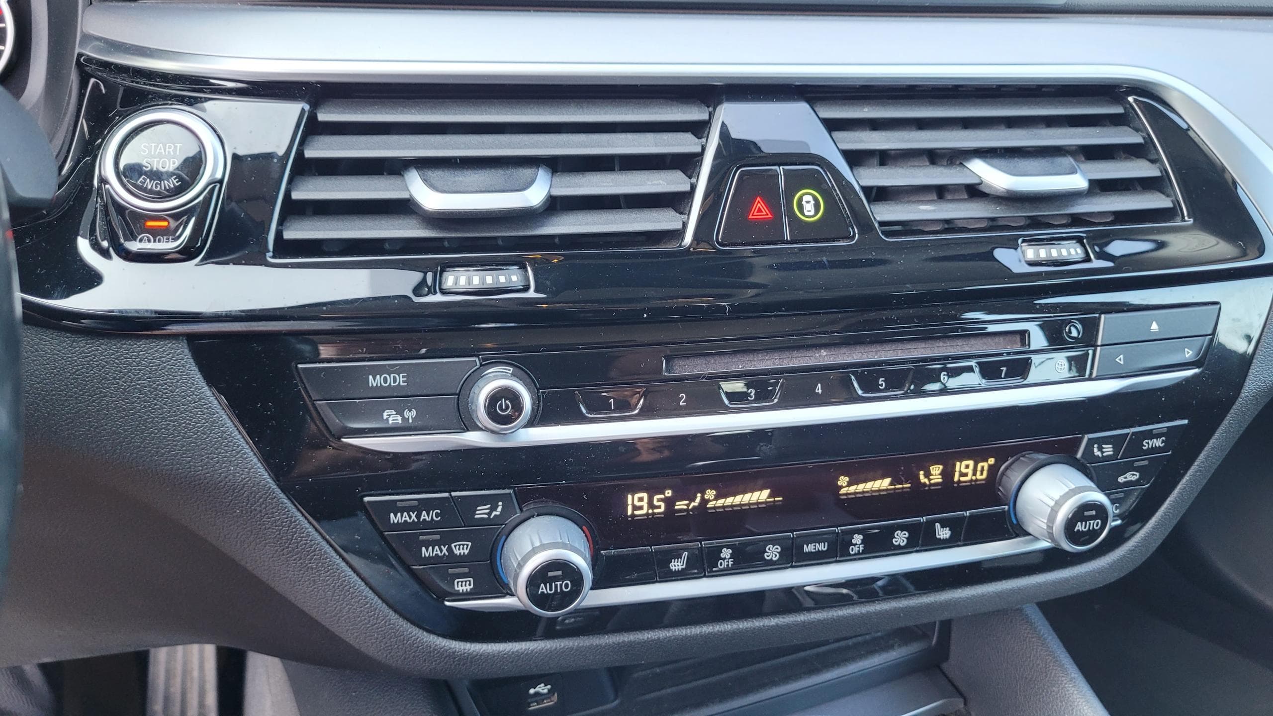BMW Řada 5 520d, fotka 21