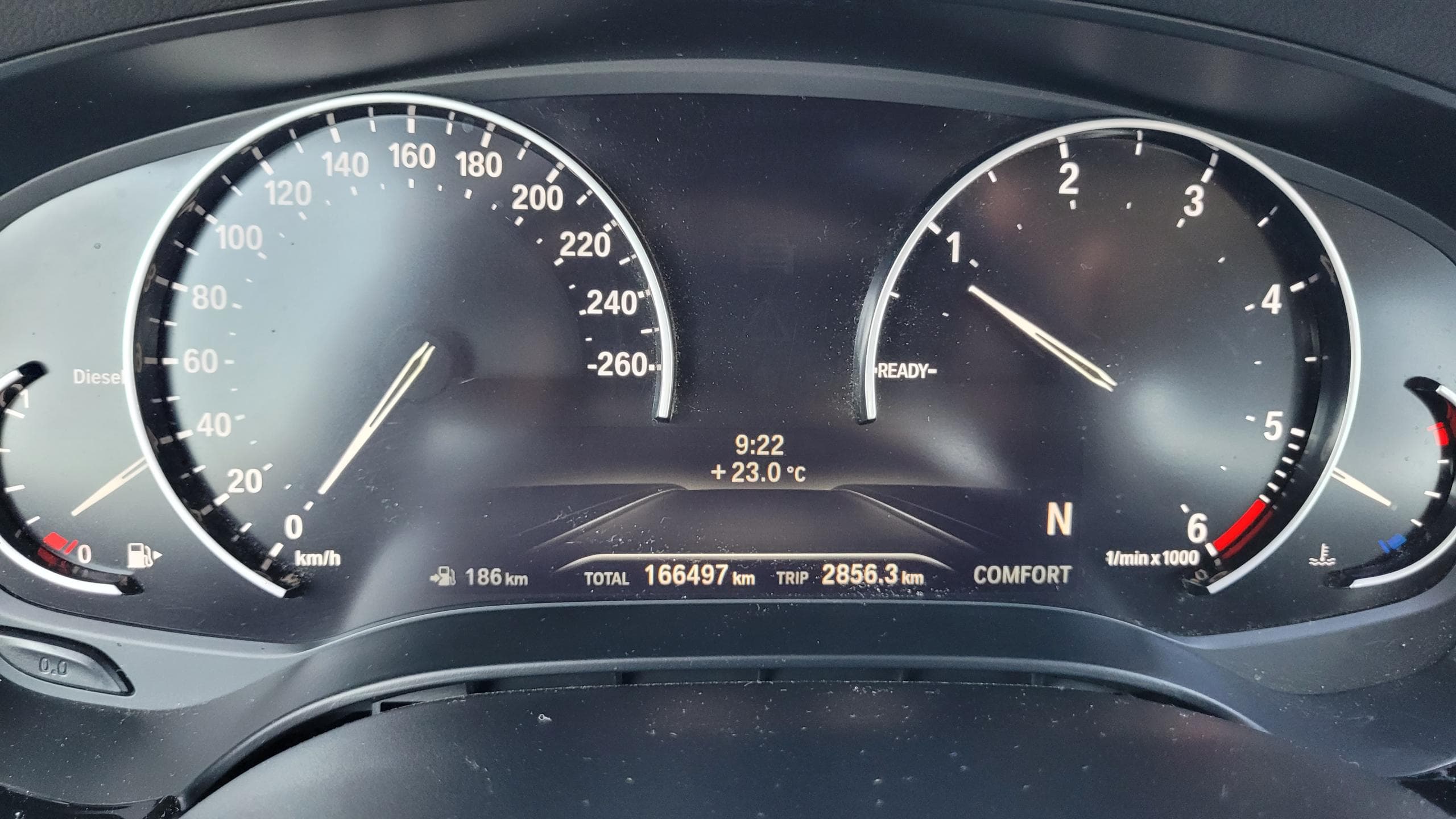 BMW Řada 5 520d, fotka 25
