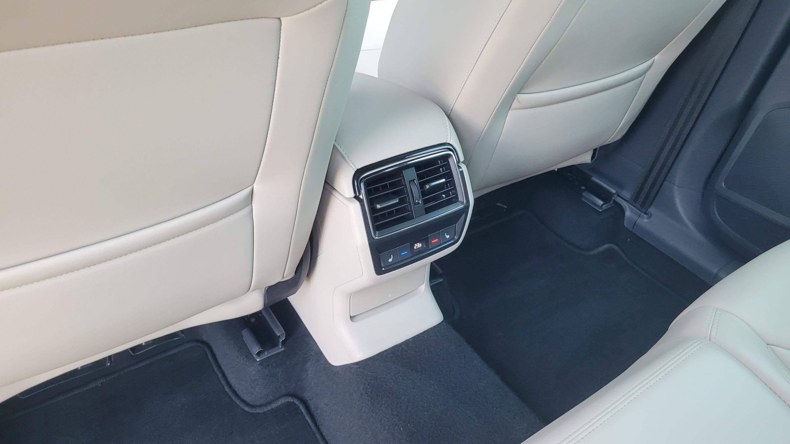 Škoda Kodiaq 2.0 TDI 4×4 DSG 7 míst, fotka 18