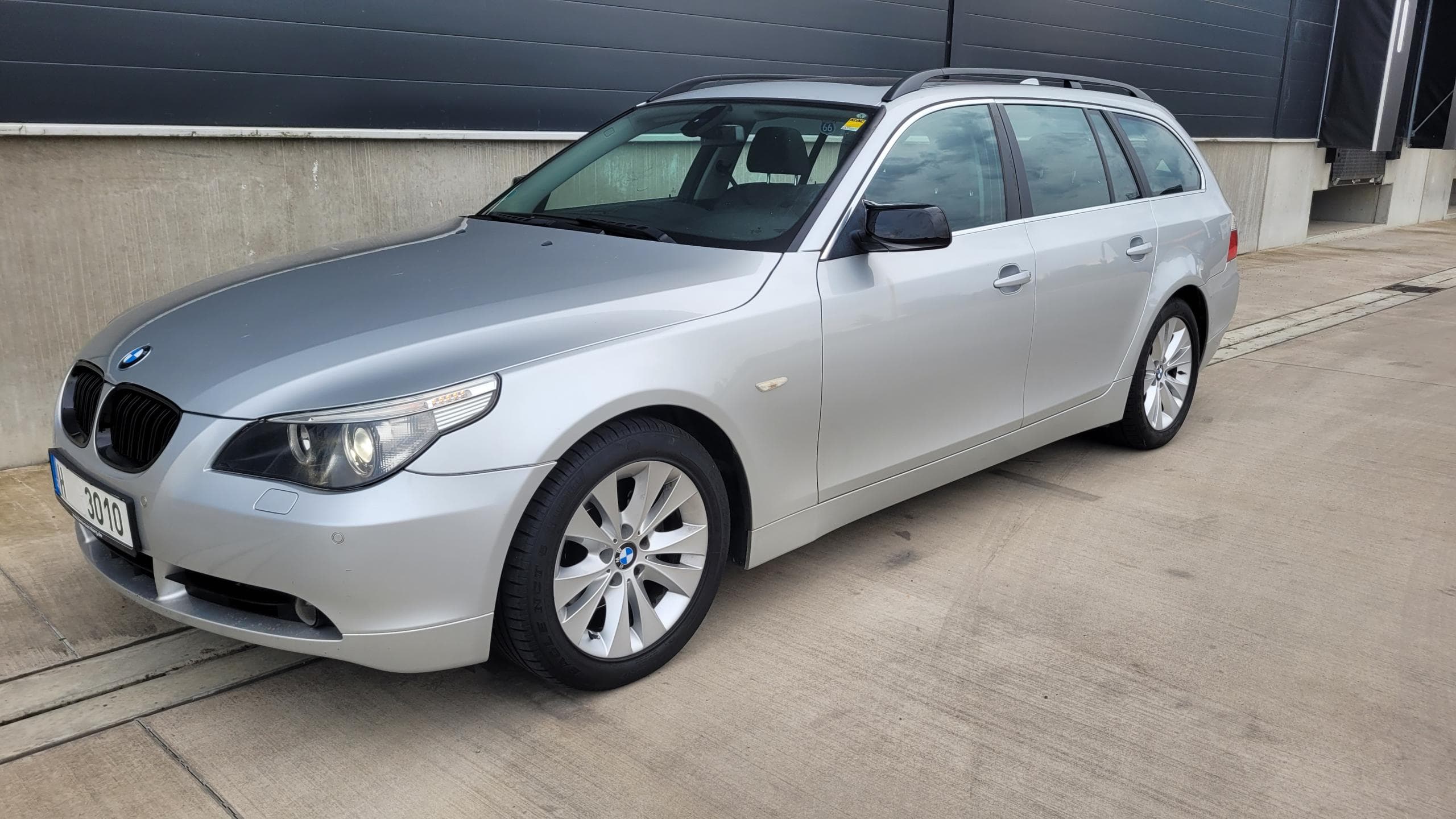 BMW Řada 5 525iA, fotka 4