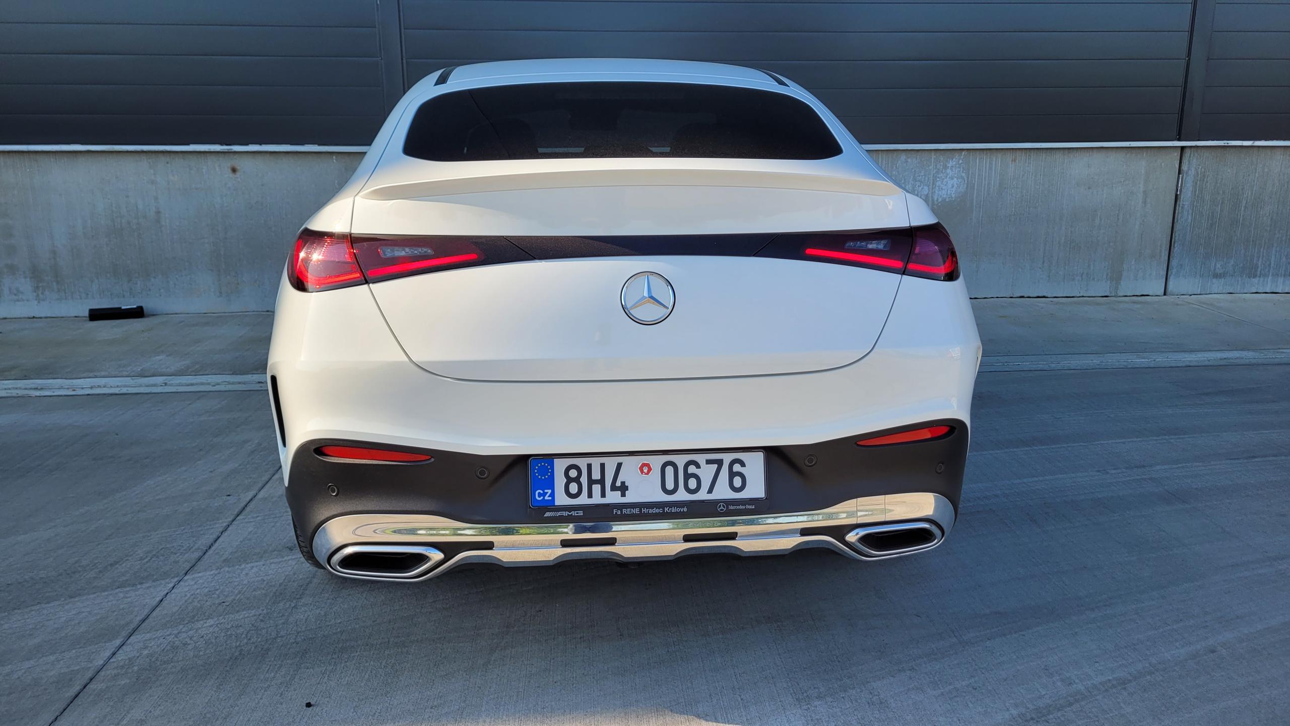 Mercedes-Benz GLC 220d 4MATIC Kupé — fotka 11