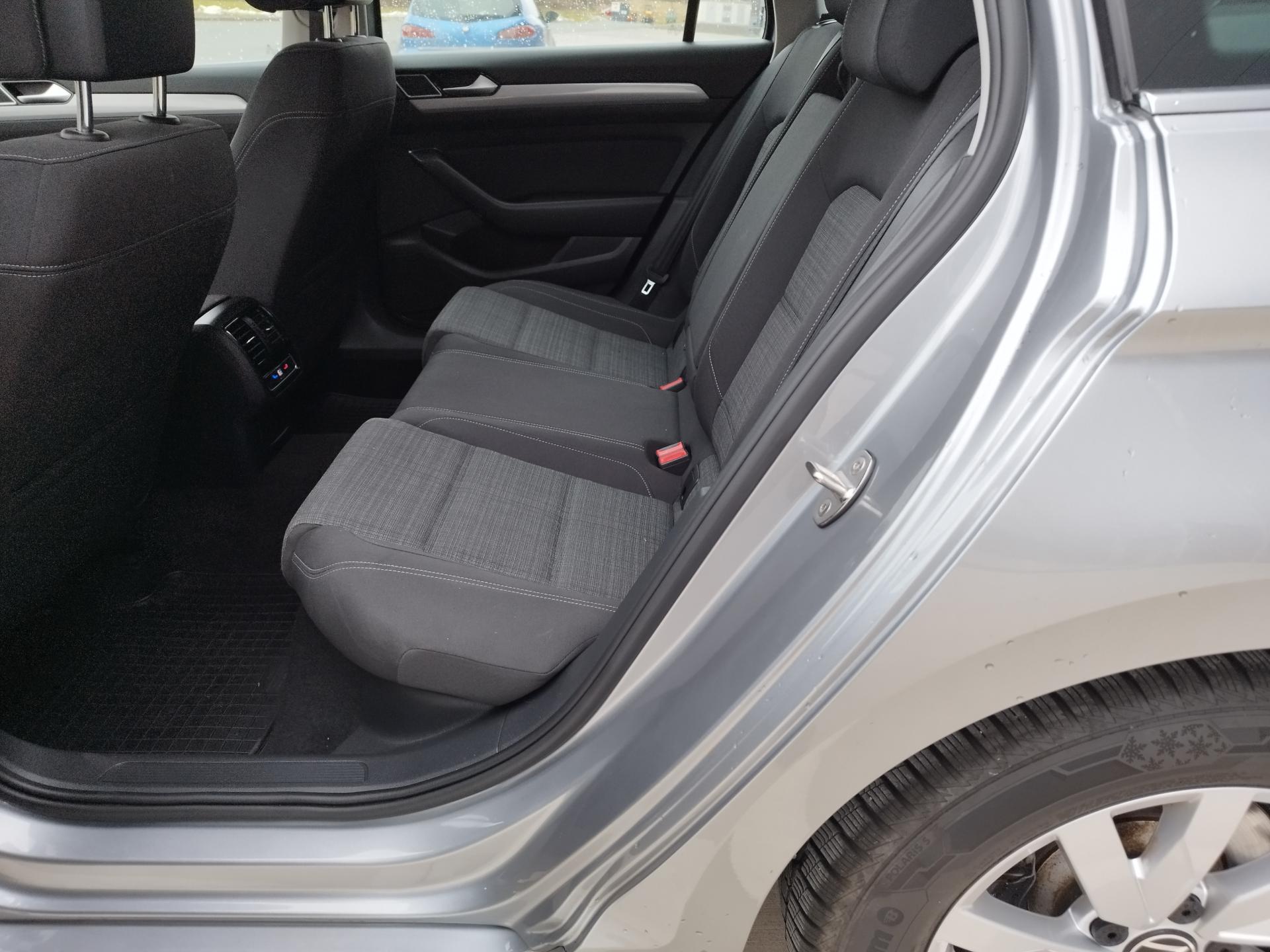 Volkswagen Passat 2.0 TDI — fotka 12